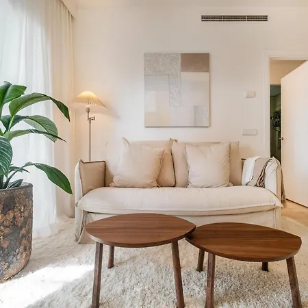 公寓 Seaside With Pool