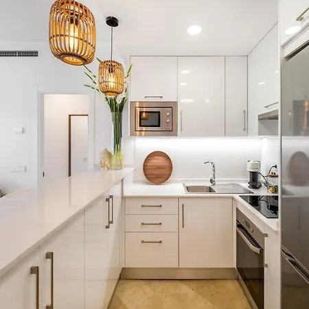 Seaside With Pool 公寓 *