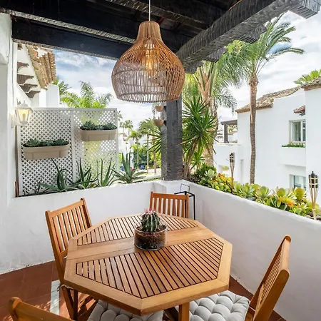 Seaside With Pool Apartamento