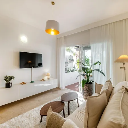 Appartement Seaside With Pool